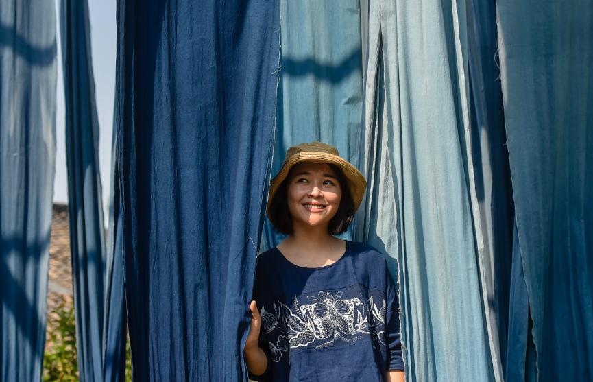 汶川地震感人主持人宁远,汶川地震主持人宁远流泪视频直播