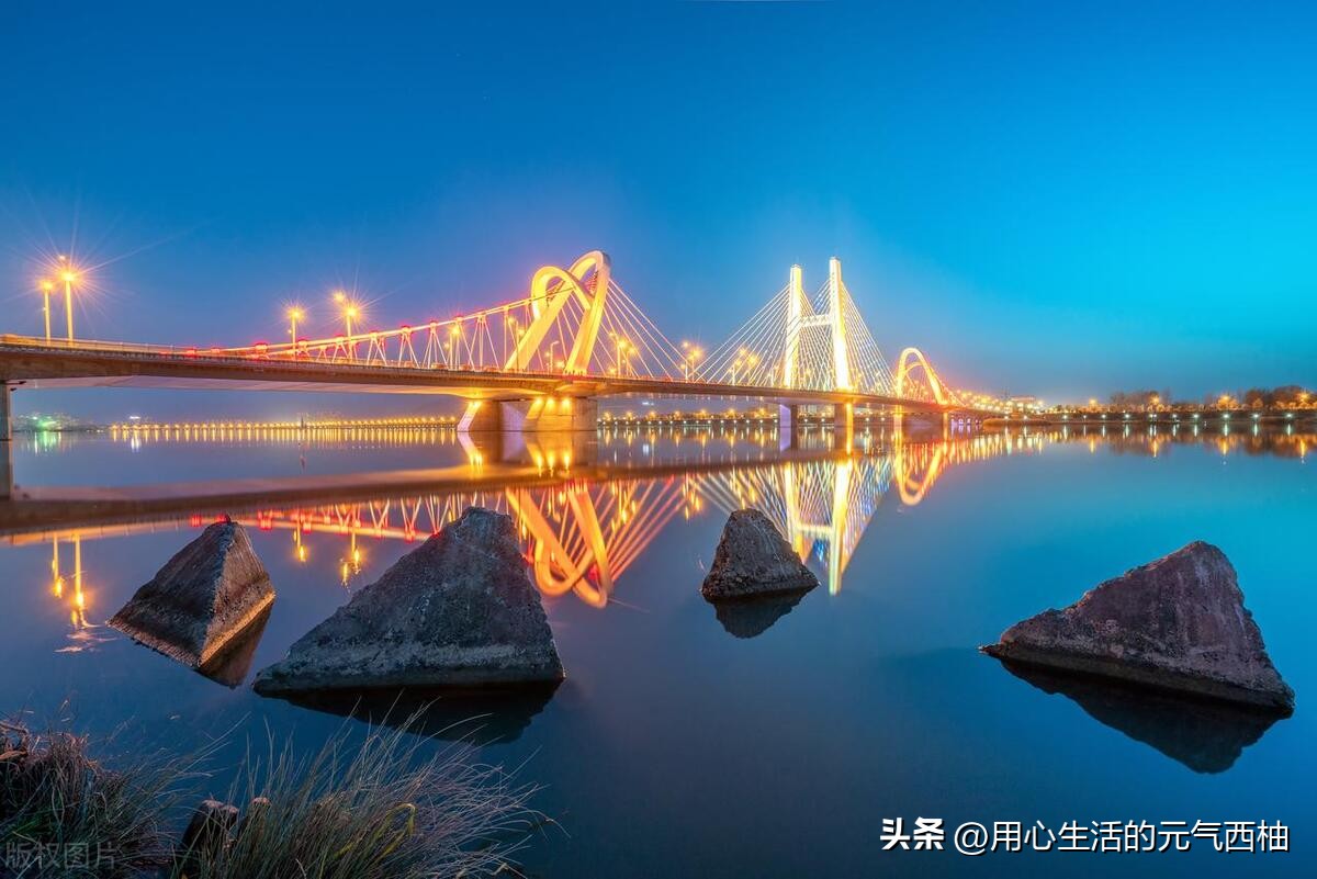 甯︿綘鐜╄浆姹変腑缇庢櫙,甯︿綘鐜╄浆椁愰ギ