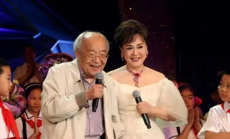 乔羽最后跟谁在一起,乔羽最后公开露面