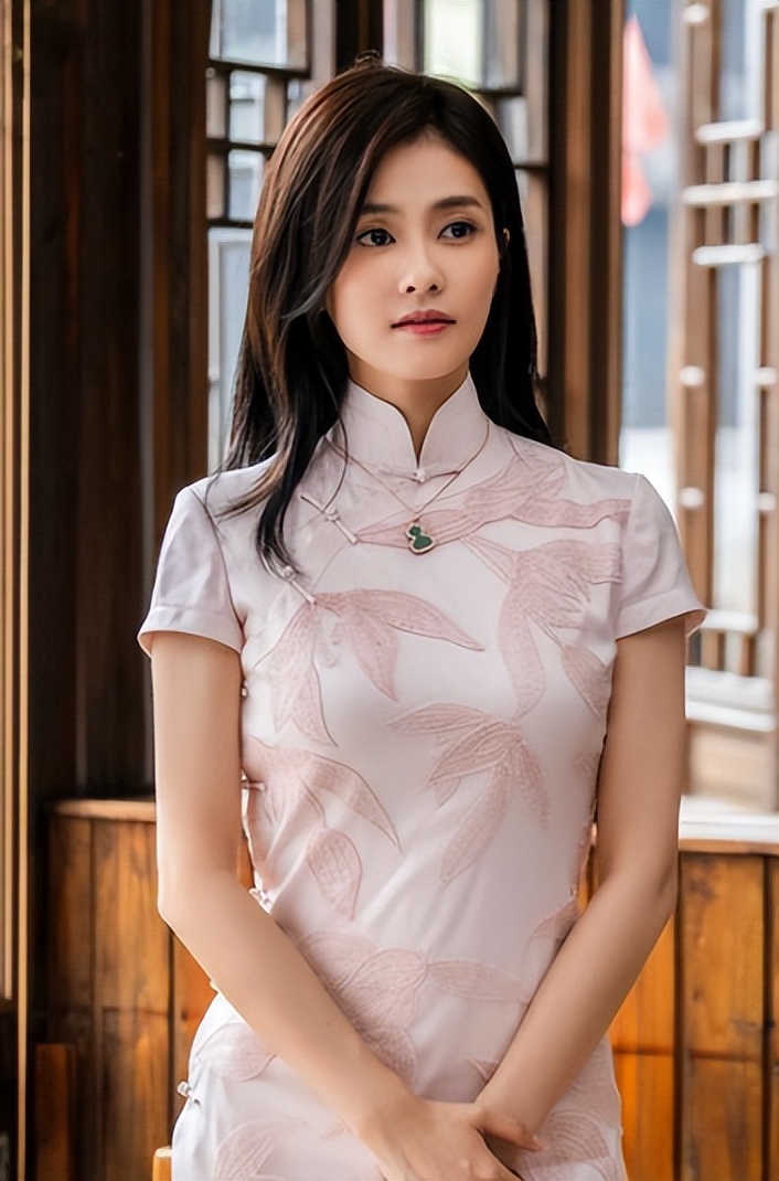 雌竞、厌女，打着“女汉子”旗号装洒脱，奉劝这些女明星别太离谱