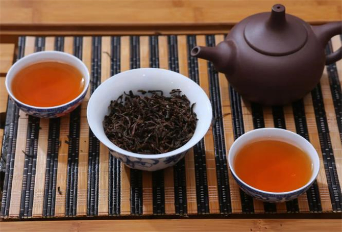 金骏眉茶是黑的还是白的,金骏眉是黑芽贵还是黄芽