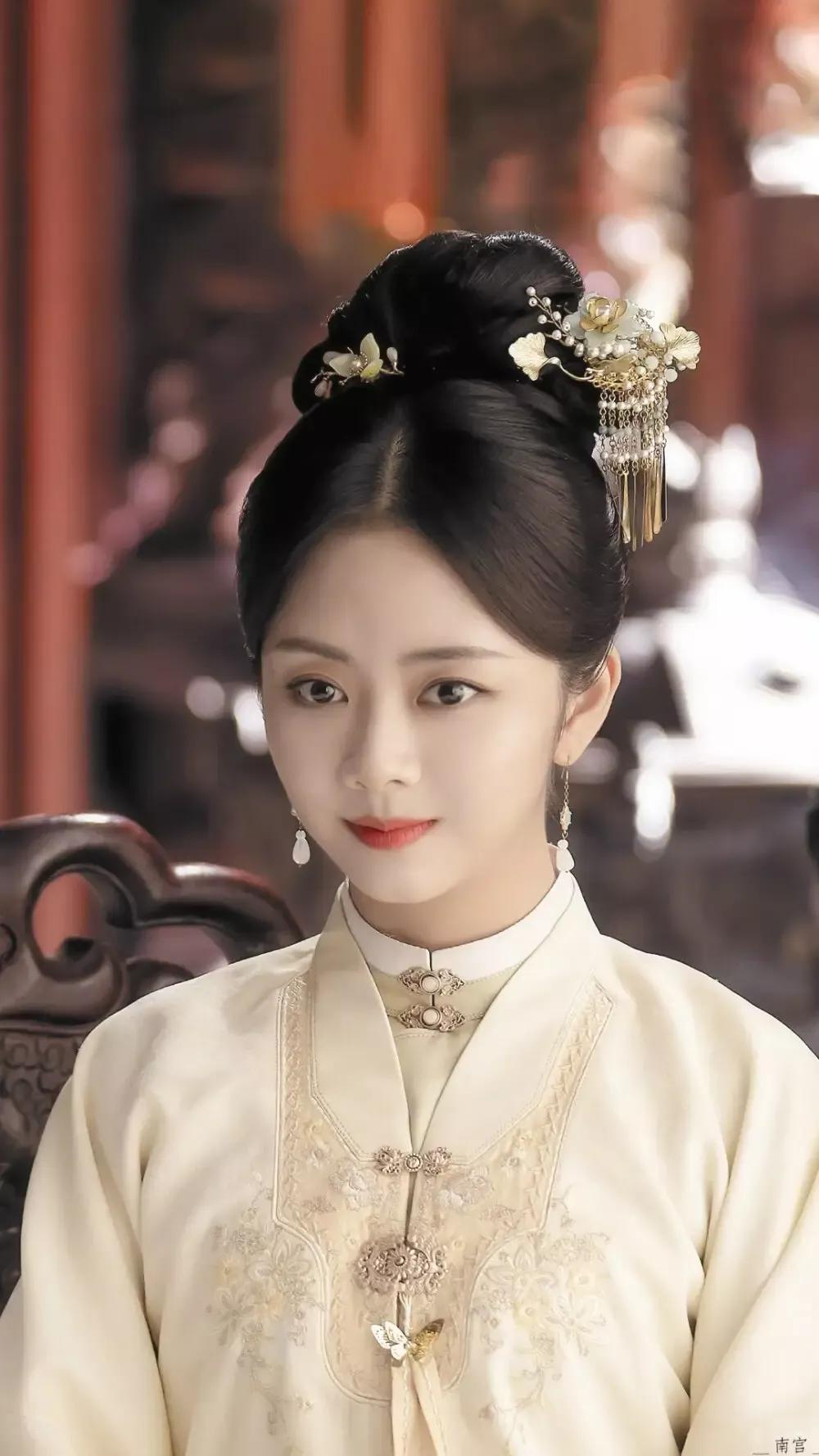 刘亦菲和宋轶谁更美,刘亦菲宋轶最新写真