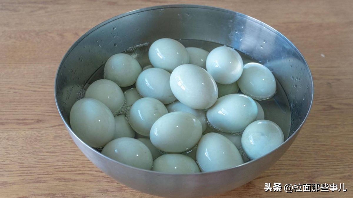 天价面老板亲自拌面,高价面条