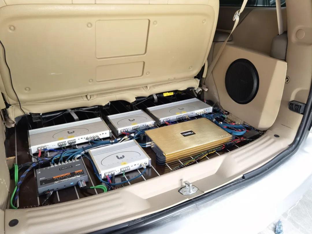 别克gl8舒适型加装解码一体机,别克gl8陆上公务舱音响升级