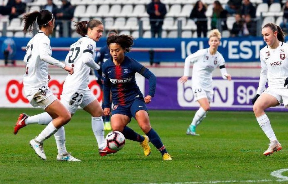 王霜踢球有多难,王霜几岁开始踢球