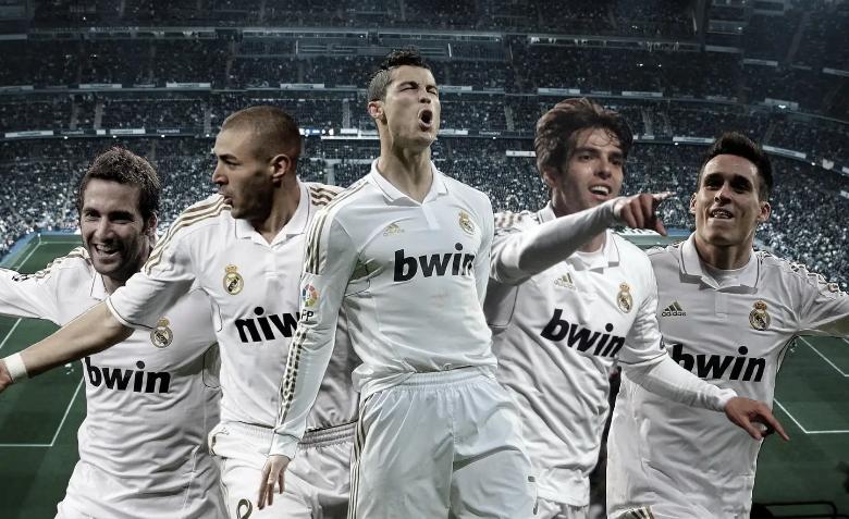 卡卡在皇马时的位置,还是那么帅原版视频