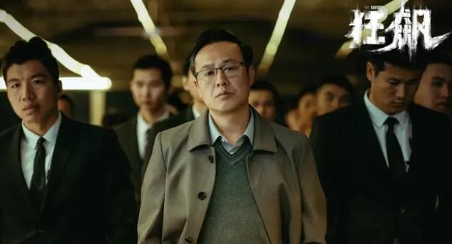 《狂飙》配角蹭热度赚钱被批吃相难看，靠自己的热度赚钱有错吗？