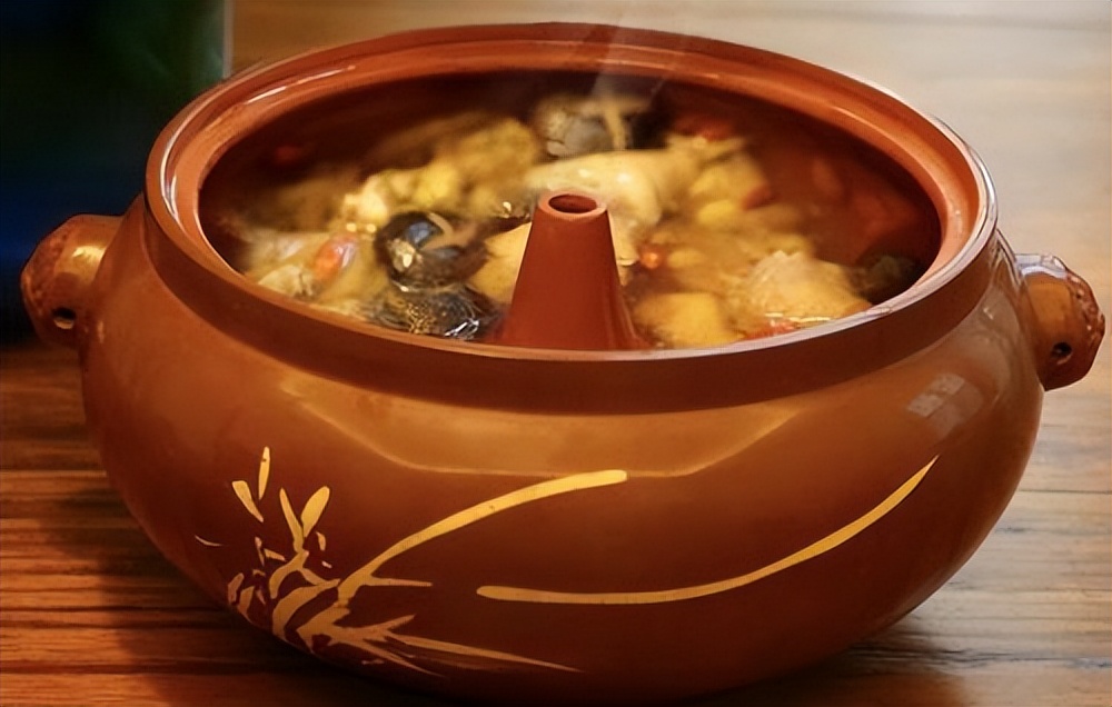 原来在家做汽锅鸡这么简单，鸡汤汤鲜肉嫩，营养好喝不油腻，真香