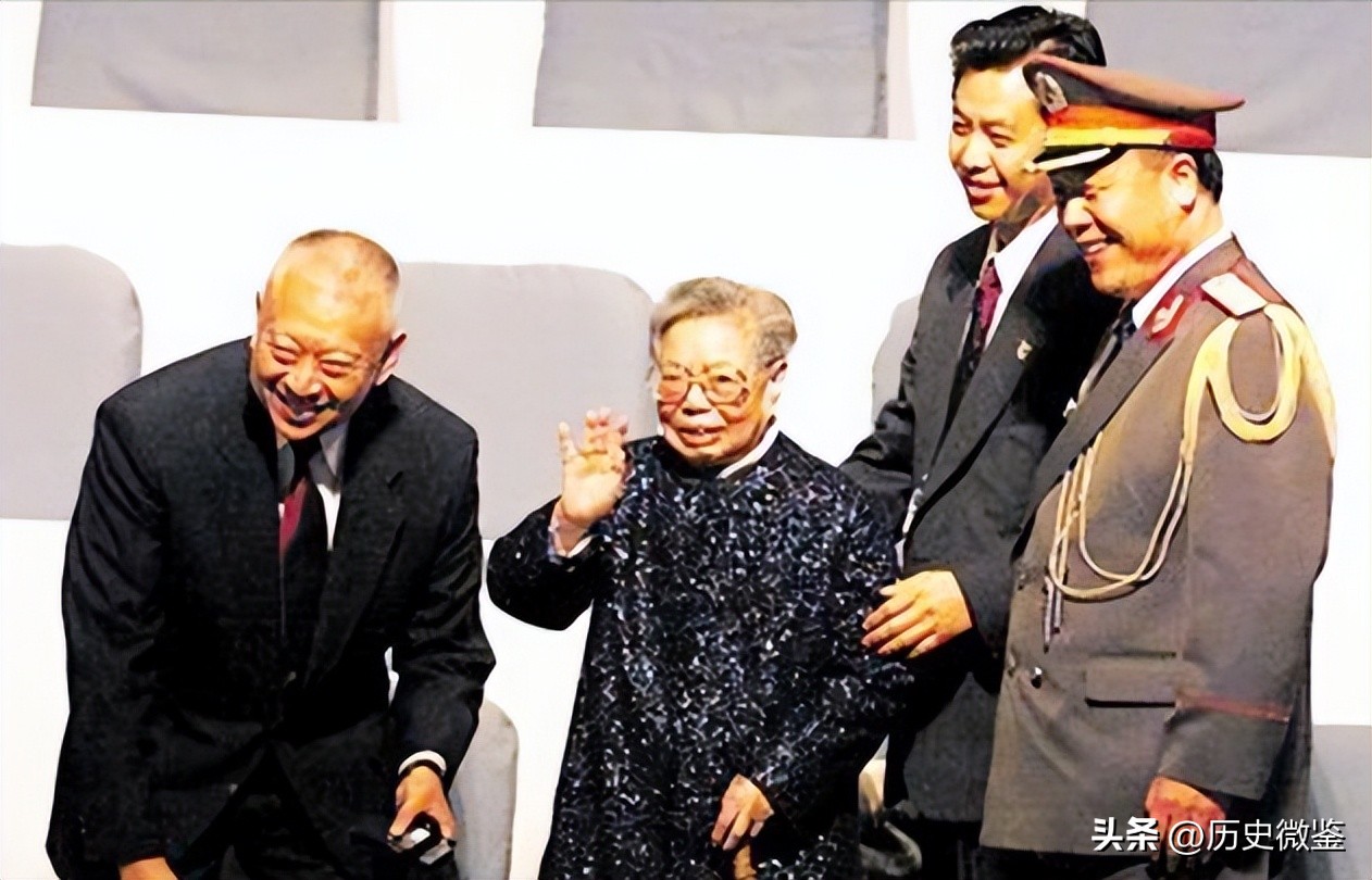 1997年*小平邓**逝世后的遗憾：每天数着香港回归的日子，却未能等到