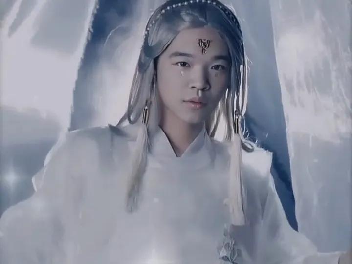 女生怎么叫你才知道她是暗恋你呢,女生说这三句话证明她喜欢你