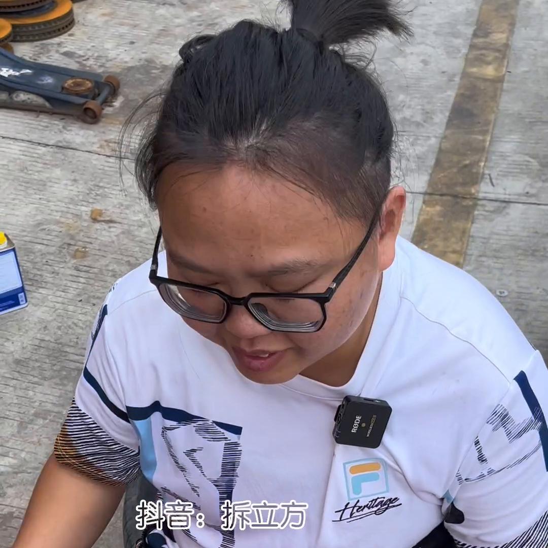 径向卡钳如何改装辐射卡钳,红色卡钳改装店