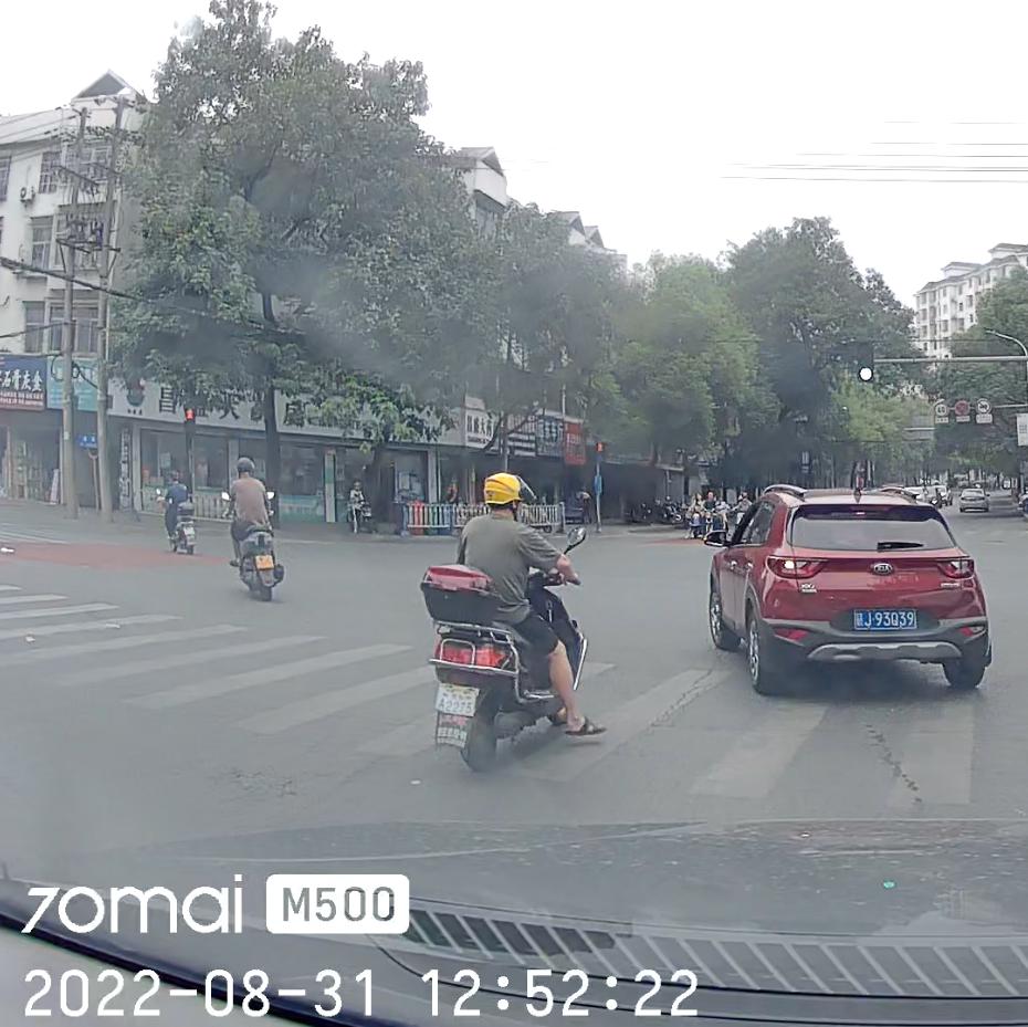 盯盯拍和70迈M500行车记录仪评测,盯盯拍mini5与70迈m500哪个功能多