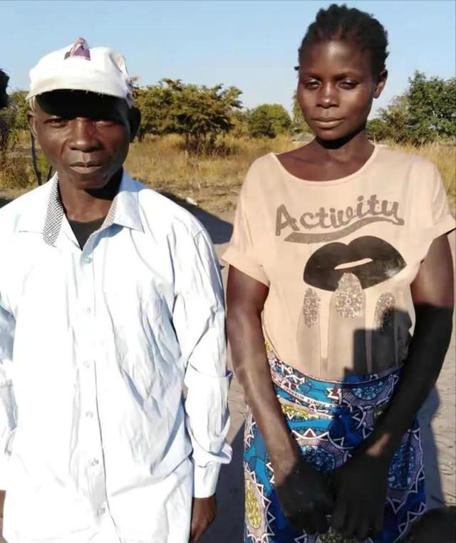 非洲19岁女孩远嫁河南48岁离异农民，生俩混血儿：在中国我很享福