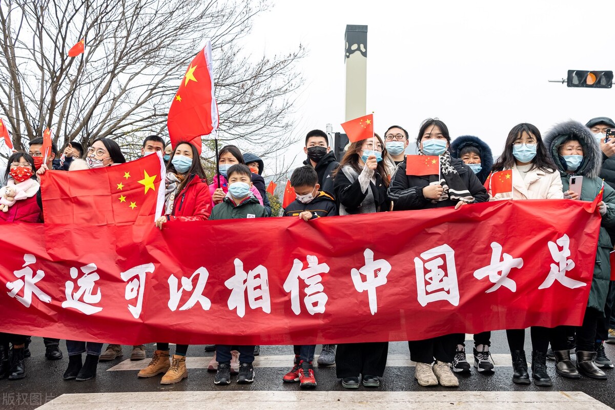 上港投资足球,上港给徐根宝多少钱