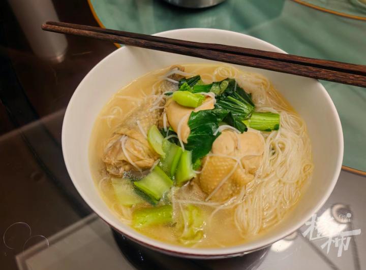 两室一厅合租三个人,三个人合租两室一厅