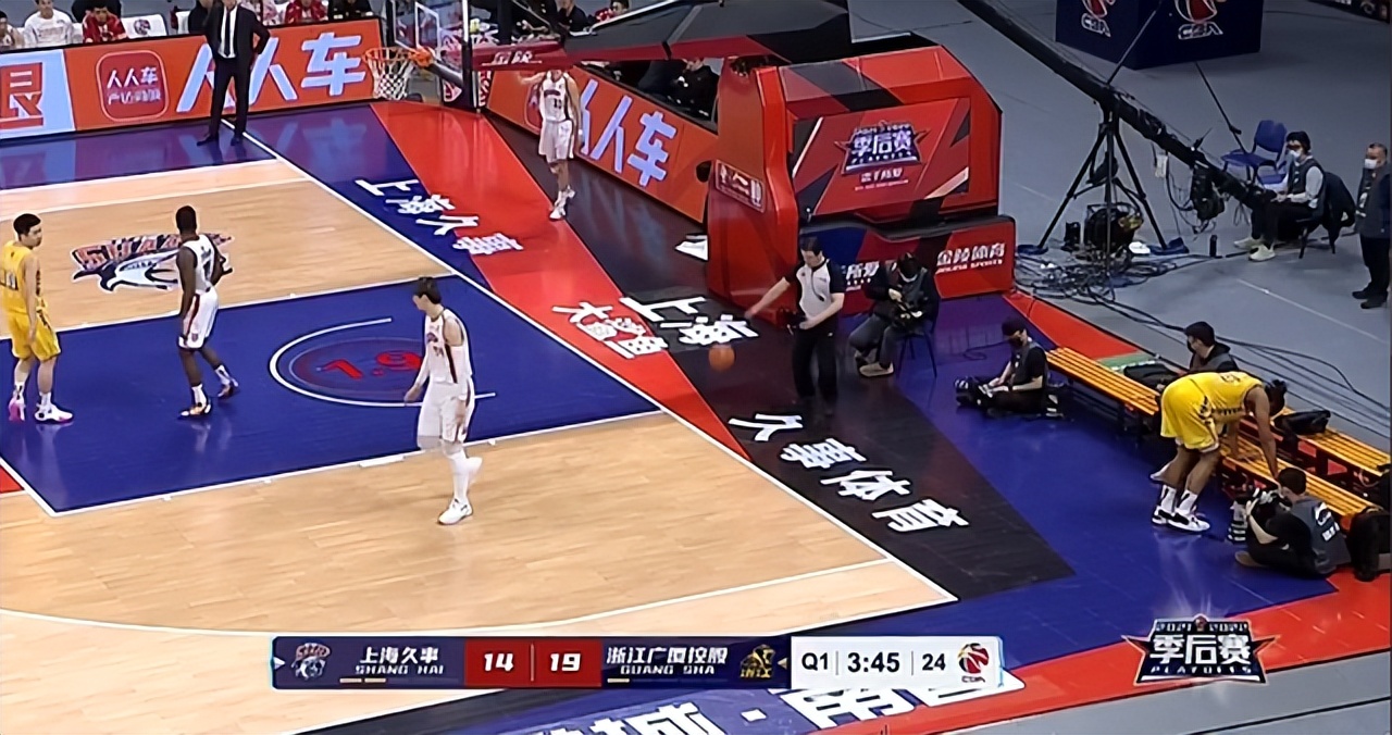 王博受伤的视频,王博受伤