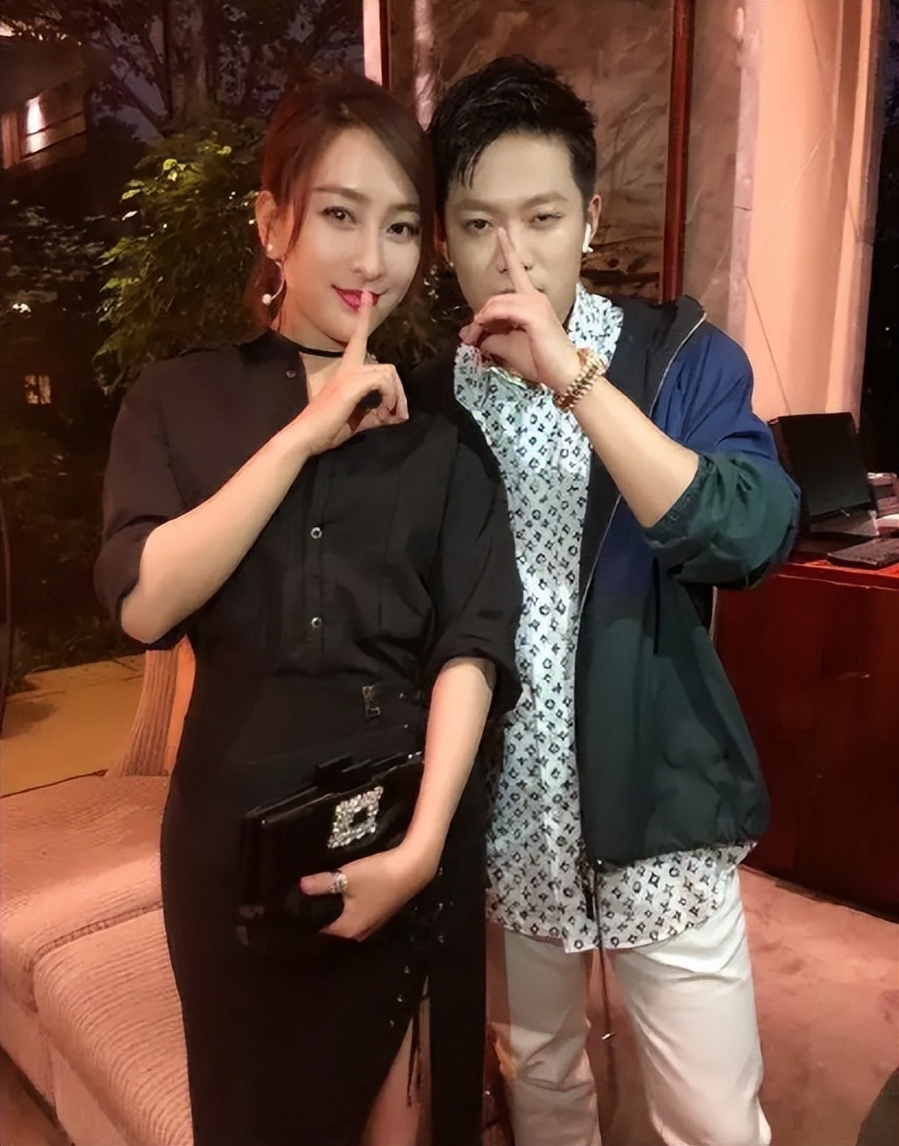 好闺蜜在背后捅刀子,好闺蜜背后捅你一刀