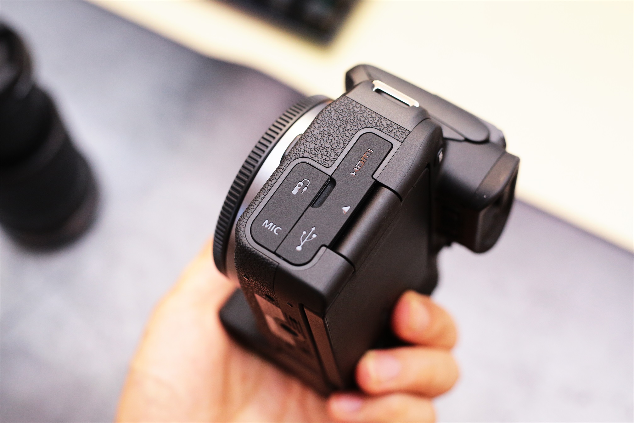 5d3跟r10拍照画质对比,佳能r10还是选择老款5d3