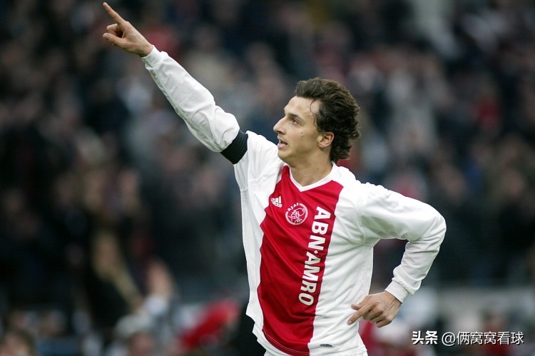 世界足坛致敬马拉多纳,足坛众星致敬布冯