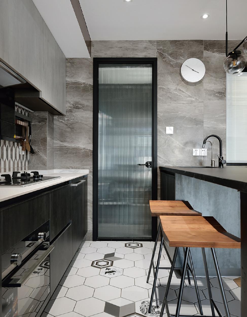 90后上海小伙子装修,90后小伙上海装修