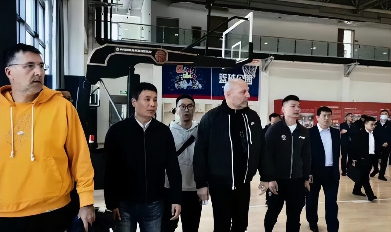 中国男篮18人名单,中国男篮大名单广东男篮有谁入选