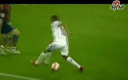 足球过人招式小学生,篮球和足球哪个过人招式多