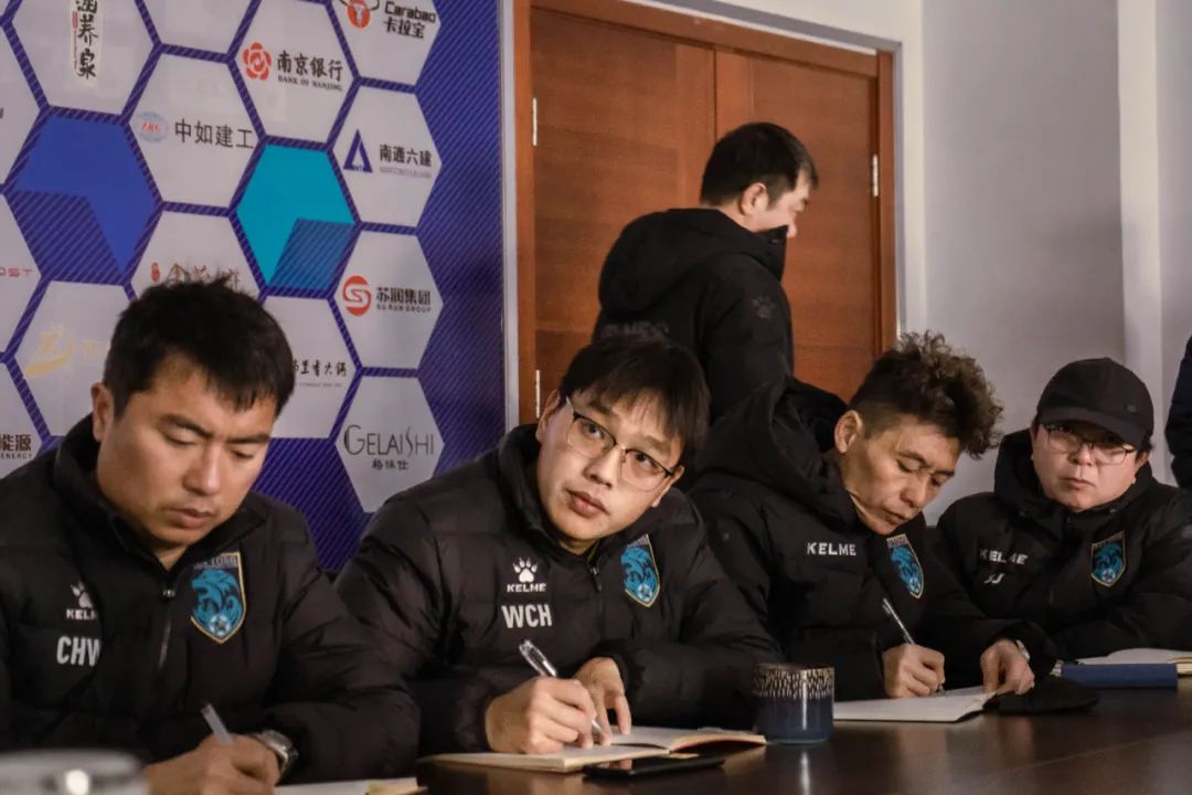 给少先队学弟学妹的一封信开头,给篮球校队的一封信