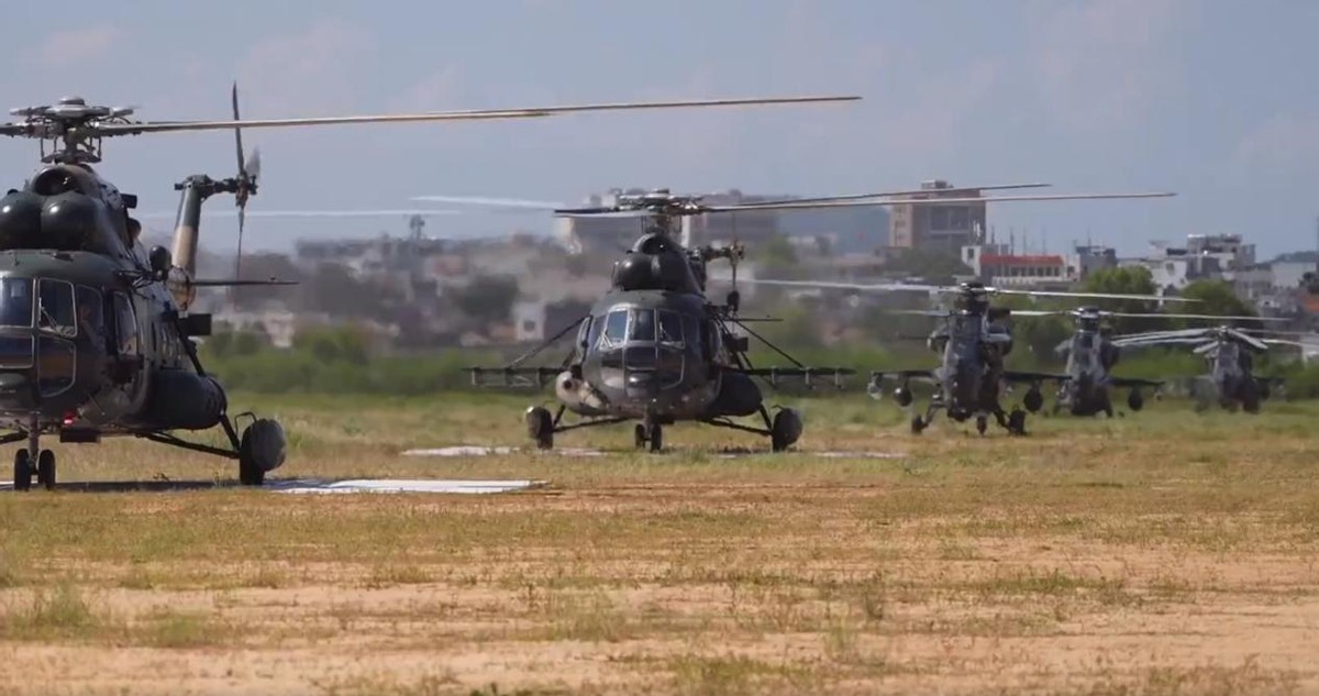 武直-10降落到军舰上，可跨海突击作战，美军亲测靠谱