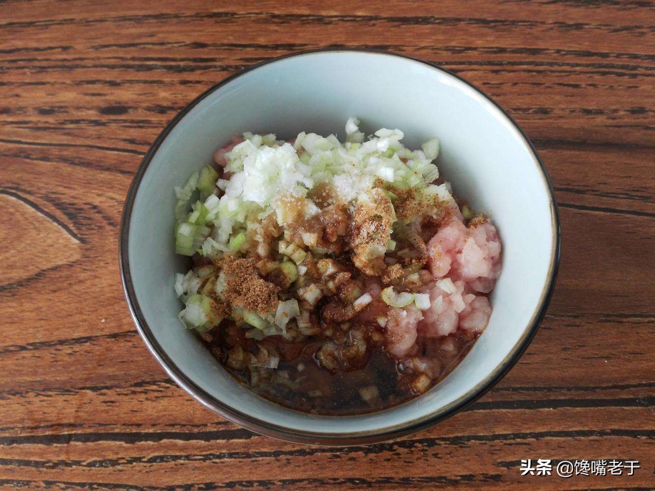 拌韭菜馅需要加什么调料,拌韭菜馅儿都放什么调料