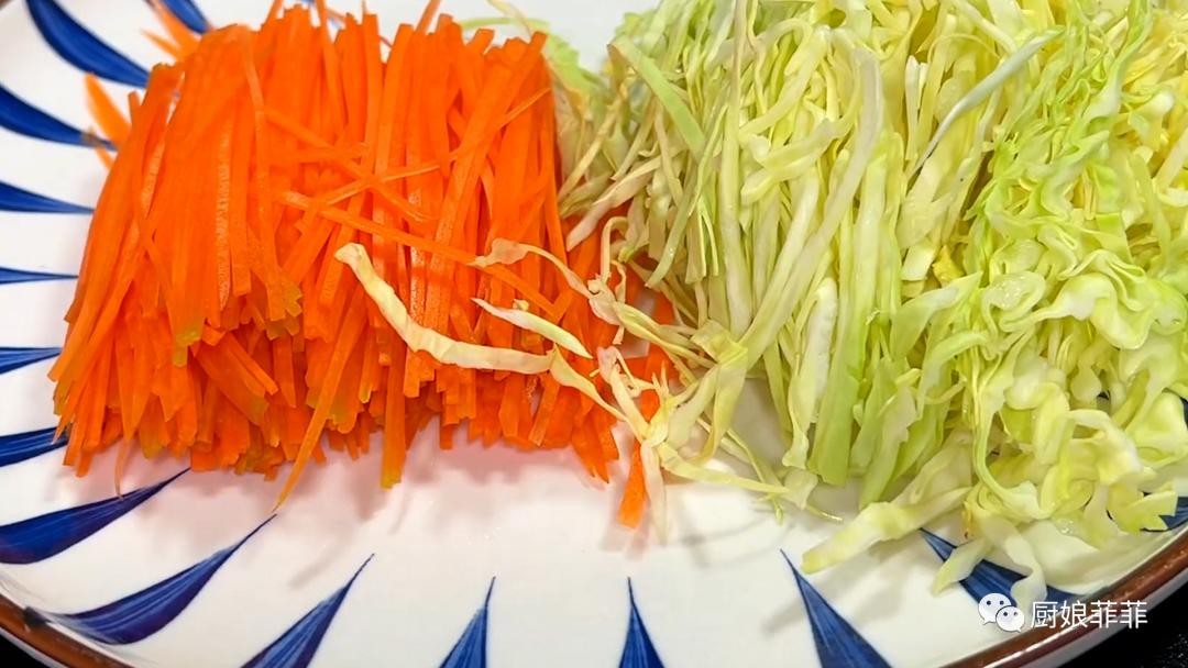 晨起空腹喝水比不吃早餐危害更大,早餐空腹适量喝水的好处