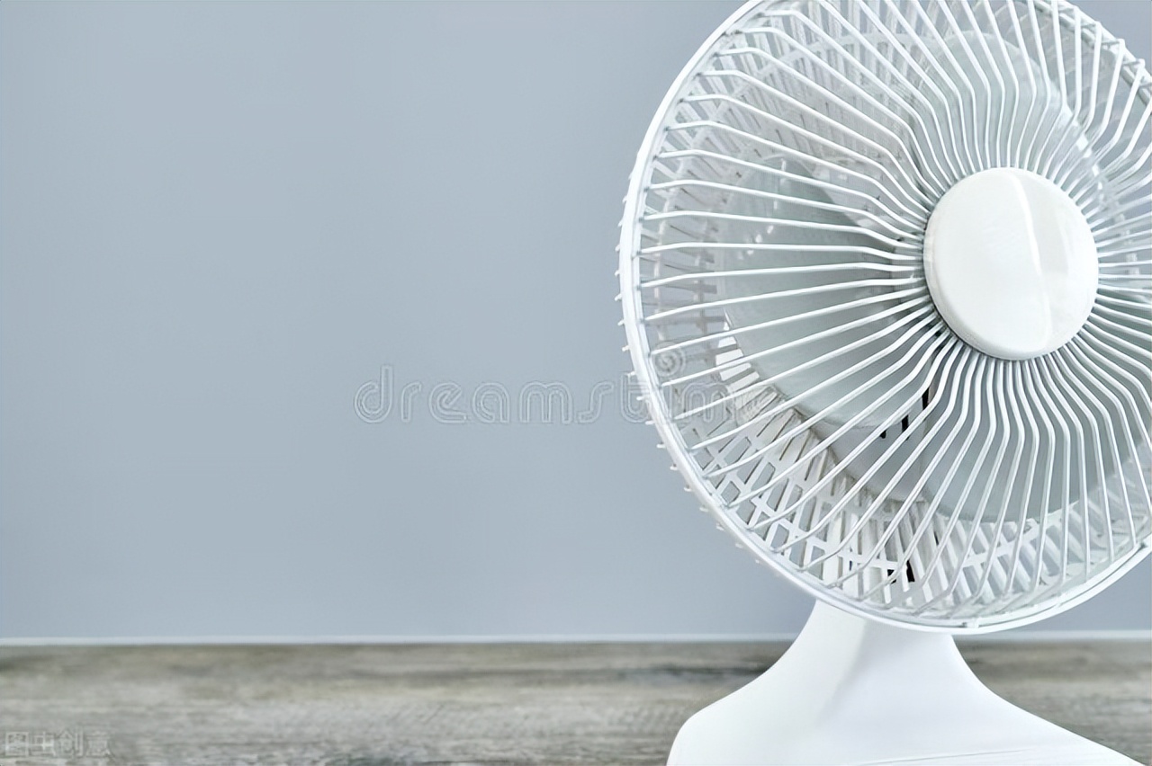 夏天电风扇吹的是热风怎么解决,电风扇吹的风是热的怎么办啊