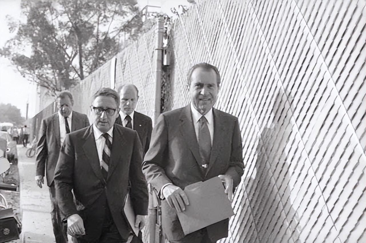 中国和巴基斯坦为什么要叫巴铁呢,中国巴铁就是巴基斯坦吗