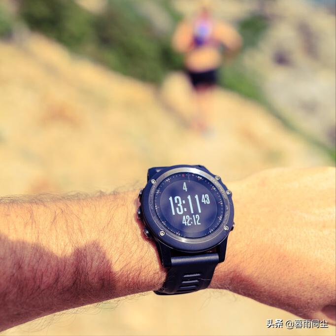 卡西欧户外登山手表功能介绍,户外手表与智能手表如何选择