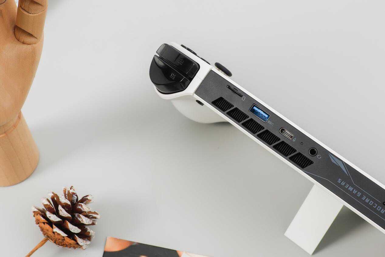 畅玩3a游戏掌机,壹号本游戏掌机mini能玩的3a大作