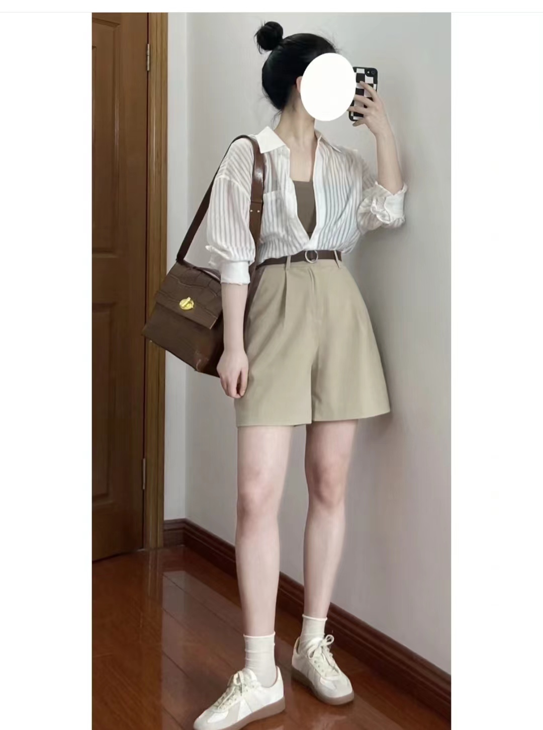 夏天短裤上衣搭配什么鞋子好看,白色短裤配什么上衣和鞋子好