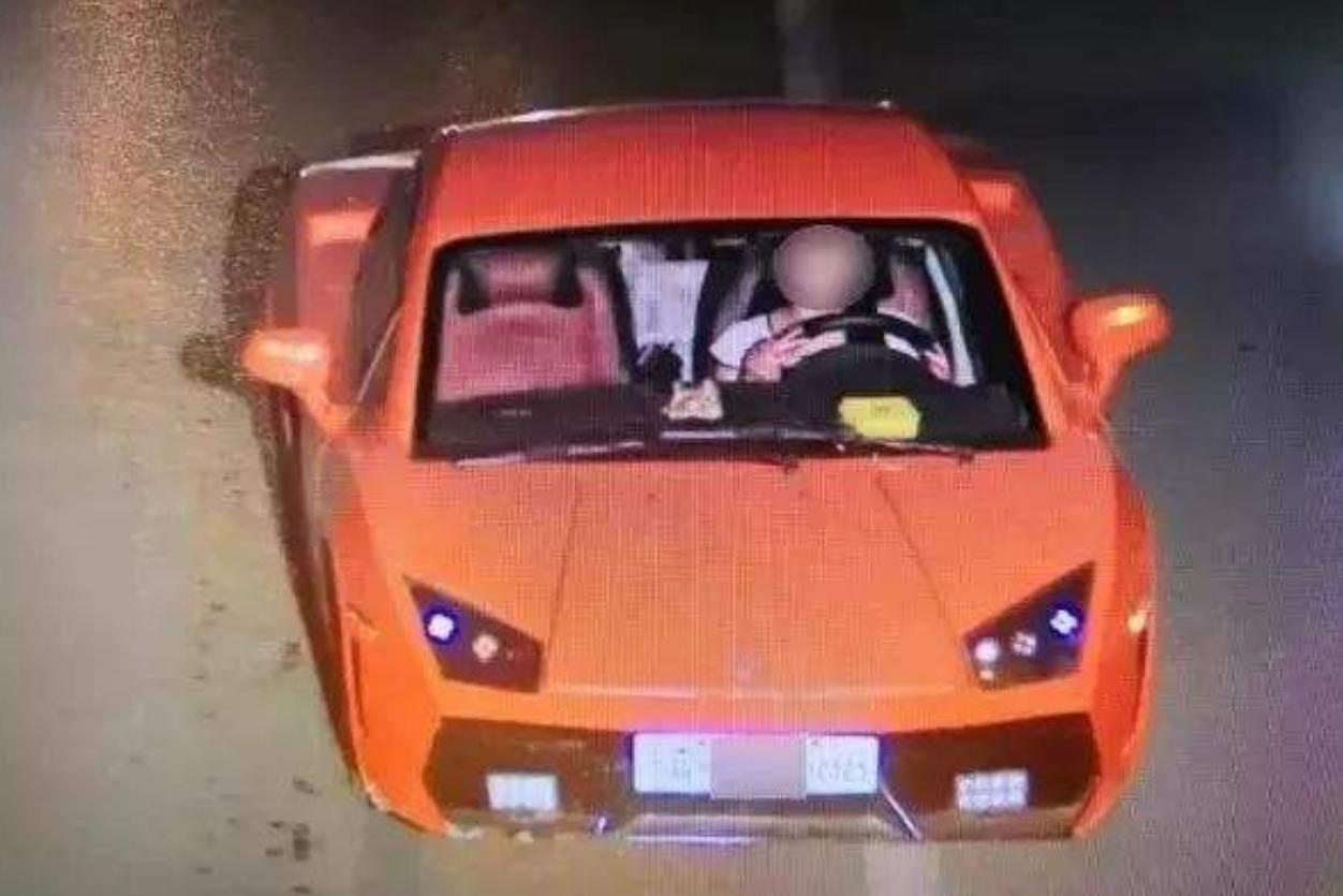 女车主花190万买保时捷,女车主花了50万买宝马