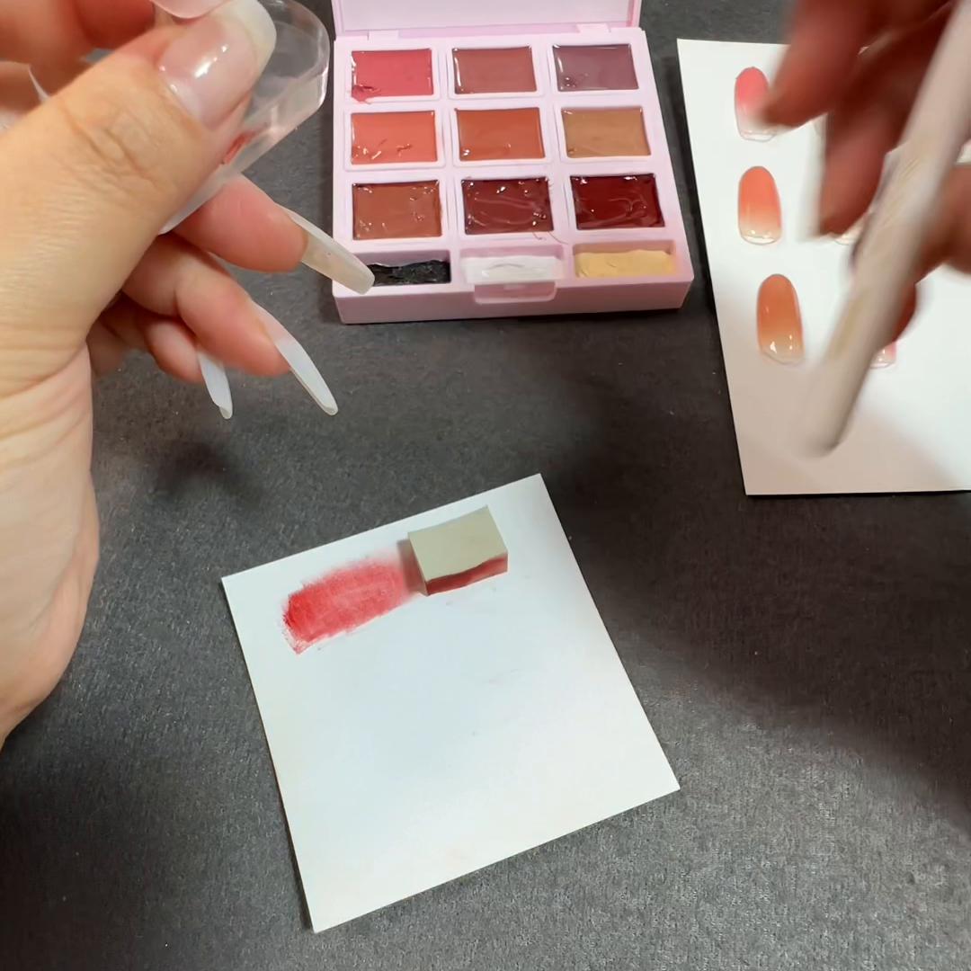 拍拍胶渐变详细美甲教程,拍拍胶美甲渐变款