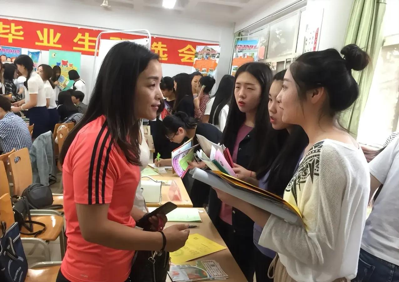 初中文凭提升学历要选什么专业,本科学历提升哪个专业比较实用