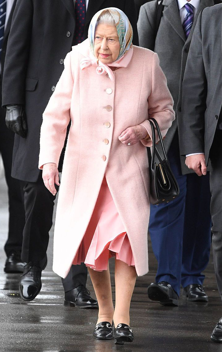 英女王服装搭配图片,英女王穿搭