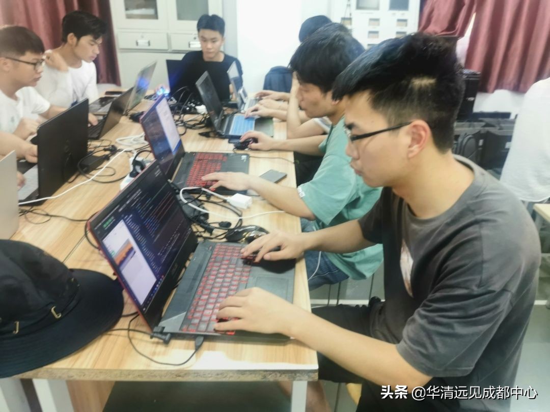 青春向未来，实训正当时——记成都理工大学工程技术学院实训