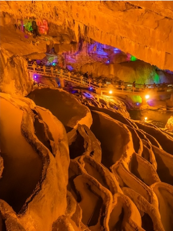 云南昆明繁华的地方,云南昆明必去的几个地方