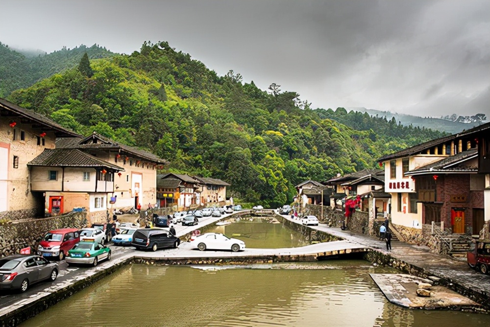 广东哪里适合养老定居房价还不高,广东适合居住靠海的小县城