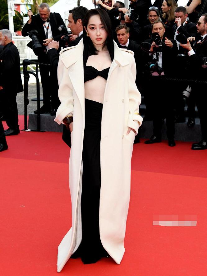 姣斿熀灏兼吵琛ｅ鍥芥槑鏄熼伄鑲夌┛鎼浘,鏄庢槦娉宠。澶栫┛闇茶叞椋庢牸