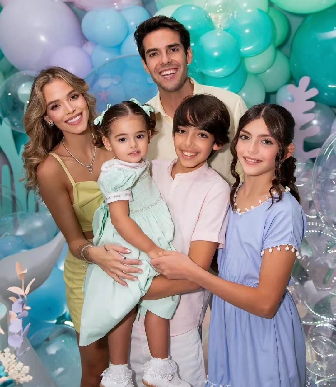 阿根廷夺冠后梅西和姆巴佩,c罗支持阿根廷夺冠姆巴佩