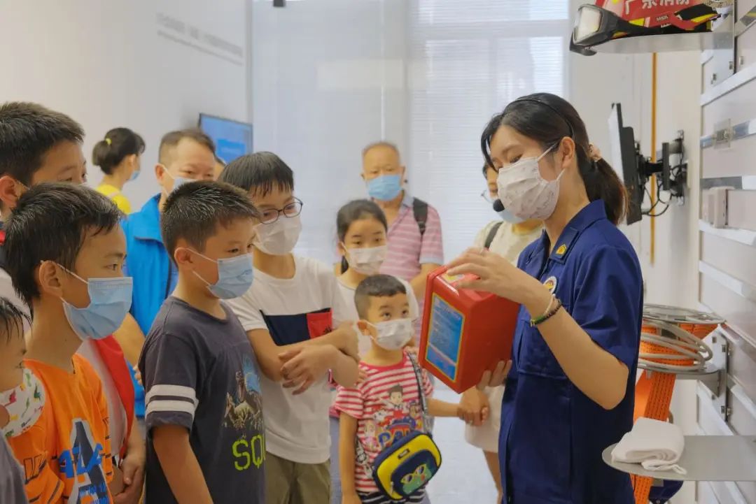 海珠｜防毒面具怎么戴？灭火器怎么用？江南中街消防安全社区课堂，让街坊们零距离体验