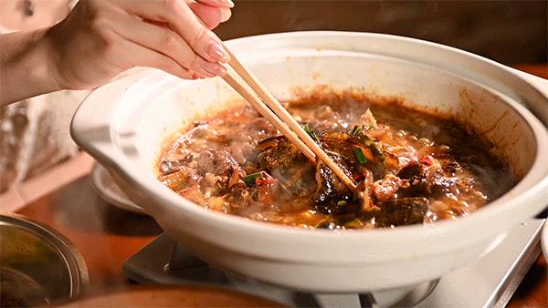 人气爆满的湘菜馆,很有特色的一家湘菜馆