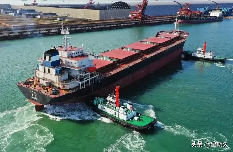 137期~拖轮协助商船靠港,我遇到了曾经同船的大厨