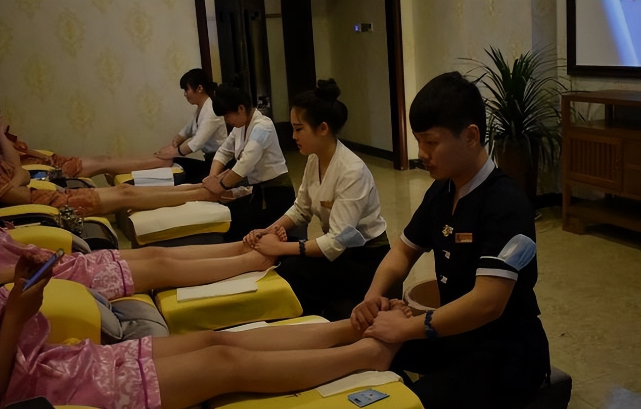 年产值500多亿，24万人从业，重庆人为啥这么爱“洗脚”？