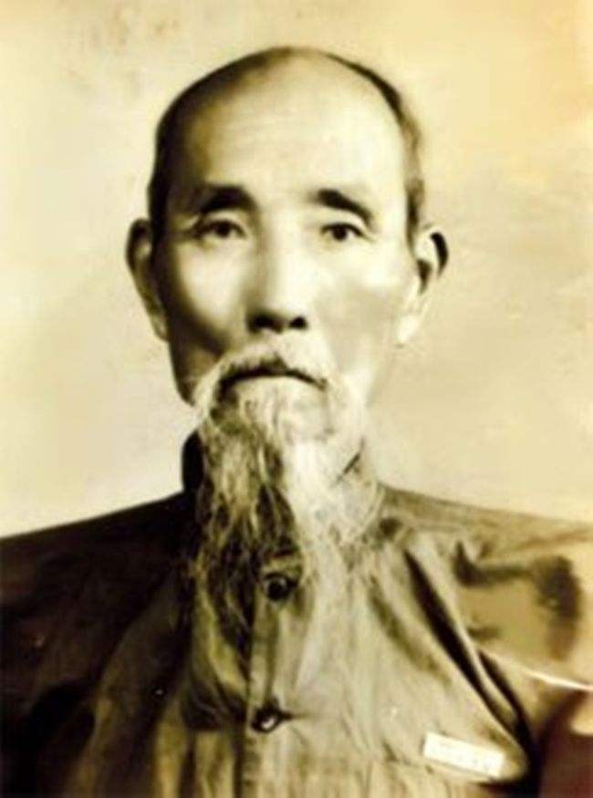 1957年毛主席表嫂来京，问台湾为何不拿回来？毛主席：等待时机