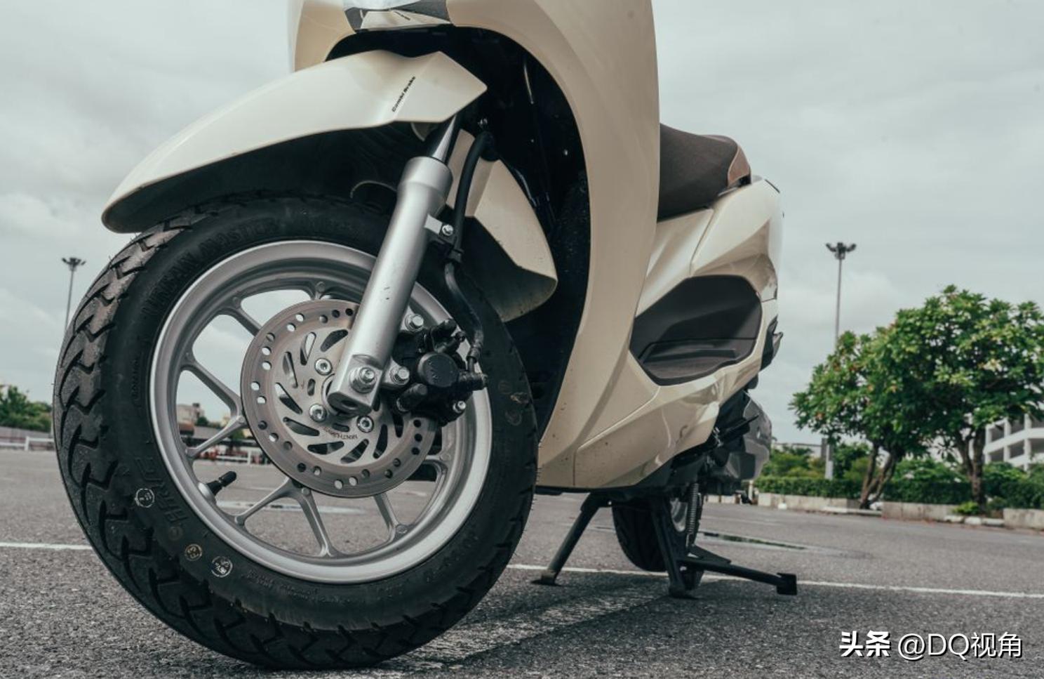 2020款全新honda本田佳御lead125,本田lead125和铃木uy125哪个动力强